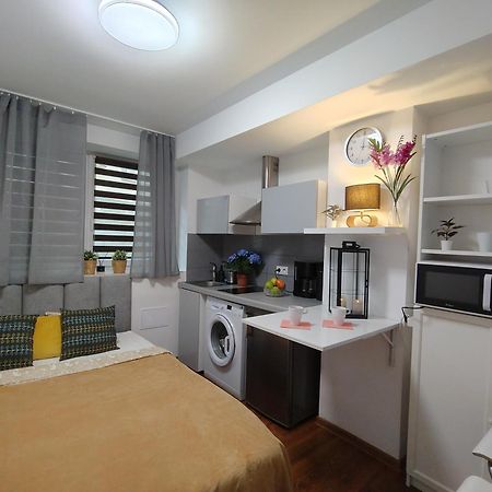 Hollidays Centrum Apartments Warszawa Exteriör bild